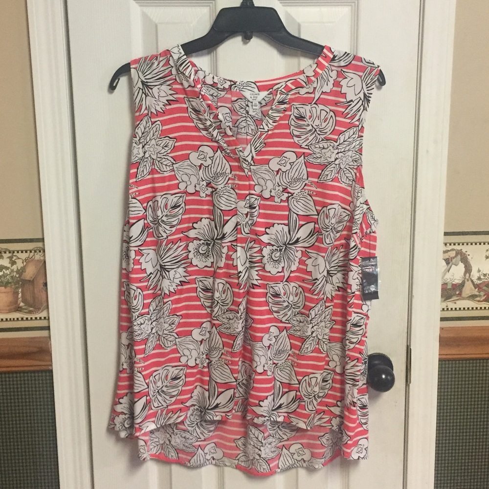 Brand new Crown & Ivy Blouse
